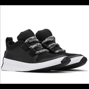 Sorel Out and About Street Sneakers (womens 10.5)